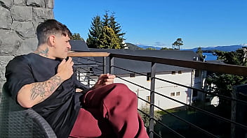 Ele me disse que queria me dar uma gozada dupla e encheu minha buceta com gozada dupla