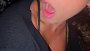 Eu estava correndo pelo parque e um estranho me levou para casa em troca de sexo no carro