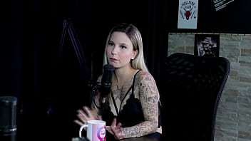 Era assediada no trabalho foi capa da sexy os pais não sabem que ela faz pornô e era a puta da escola baby fire sheer red