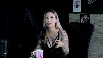 Era assediada no trabalho foi capa da sexy os pais não sabem que ela faz pornô e era a puta da escola baby fire sheer red