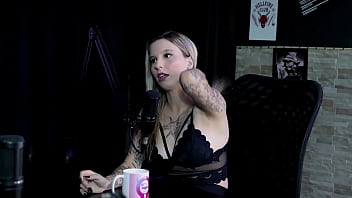 Era assediada no trabalho foi capa da sexy os pais não sabem que ela faz pornô e era a puta da escola baby fire sheer red