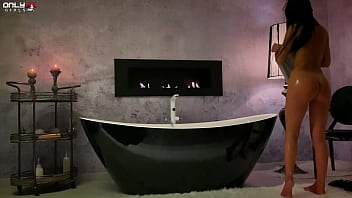 Only3x girls classy shalina devine romantic anal toying at the bathtub 1080