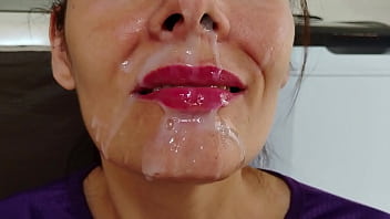 Vai seu filho da puta goza na minha cara e me deixa toda lambuzada com seu esperma