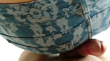 Vai seu filho da puta goza na minha cara e me deixa toda lambuzada com seu esperma