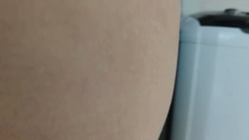 Vai seu filho da puta goza na minha cara e me deixa toda lambuzada com seu esperma