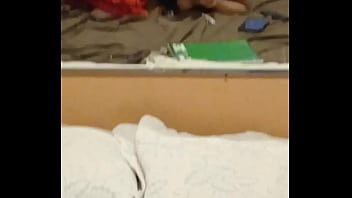 Me la cogo en 4 mientras ve la tv