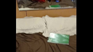 Me la cogo en 4 mientras ve la tv