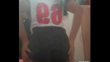 Suh safada rebolando no funk