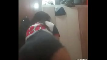 Suh safada rebolando no funk