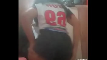 Suh safada rebolando no funk