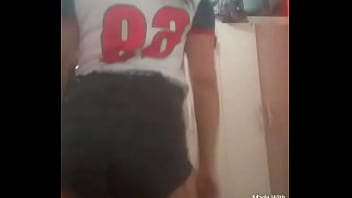 Suh safada rebolando no funk