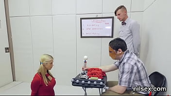 Delirious bitch gets her fuckholes spread and extremely nailed