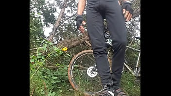 Masturbação No Passeio thumbnail