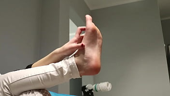 Foot play when i bored i love massage my feet