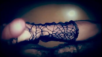 Me corro encima pensando en tu cara