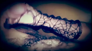 Me corro encima pensando en tu cara