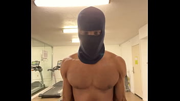 Work out strong biceps and back to lift the ladies during sex