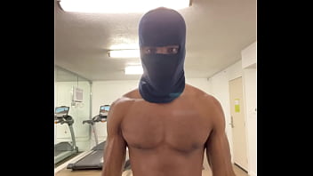 Work out strong biceps and back to lift the ladies during sex