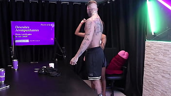 Duas morenas tiram a roupa dele após falar que fica com mais tesão quando chega das gravações as formas de agradar as mulheres e as dicas de um sexo oral perfeito kylian cria sheer red