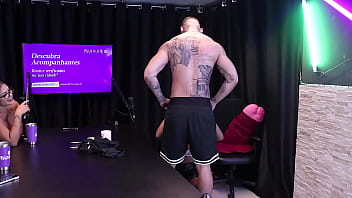 Duas morenas tiram a roupa dele após falar que fica com mais tesão quando chega das gravações as formas de agradar as mulheres e as dicas de um sexo oral perfeito kylian cria sheer red