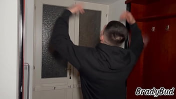 Nos Follamos Un Hermosa Puta Para Celebrar La Compra De Nuestra Nueva Casa thumbnail