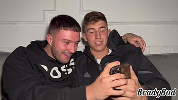 Nos follamos un hermosa puta para celebrar la compra de nuestra nueva casa