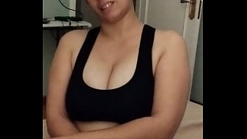 Nadie Tiene Un Par De Senos Muy Ricos Y Entre Ellos Paso Mi Nariz Y Mi Lengua thumbnail