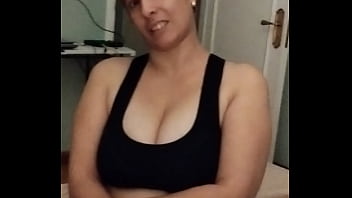 Nadie Tiene Un Par De Senos Muy Ricos Y Entre Ellos Paso Mi Nariz Y Mi Lengua thumbnail