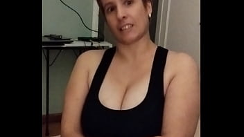 Nadie tiene un par de senos muy ricos y entre ellos paso mi nariz y mi lengua