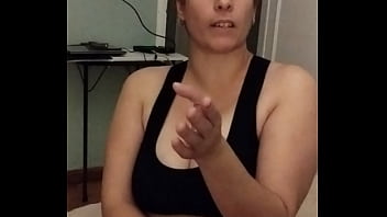 Nadie tiene un par de senos muy ricos y entre ellos paso mi nariz y mi lengua