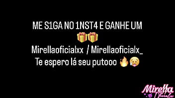 Dividi uma rola enorme com minha amiga virgem