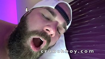 Mec Viril Baisé No Capote Par Un Ttbm thumbnail