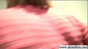 Solo girl get to orgams with all kind of sex toys video 01