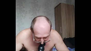 Прыгаю на дилдо и кончаю thumbnail