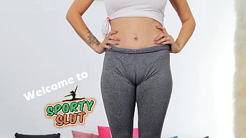 What a beautiful cameltoe on this petite babe in tight leggings