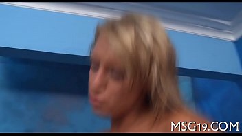 Pliant beauty enjoys insertion