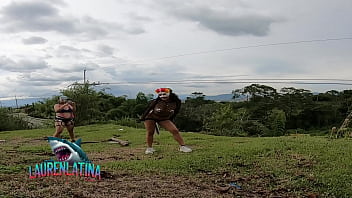 Extranjero hace un trio sin condon con dos latinas