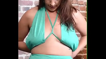 Trying to figure out how to use this shirt two people and google with still no luck #difficult #fashion #tryonhaul #tryi