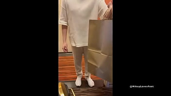 I was horny so i fucked my uber eats delivery guy's feet lolsee the full video on my page #malefeet #gusy