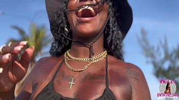 Encontrei um fã fofo no posto 10 do recreio acabei deixando ele de rola muito dura sem querer que delícia parte 1