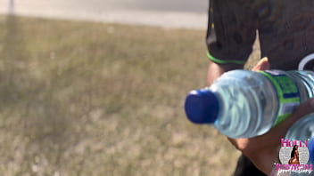 Encontrei um fã fofo no posto 10 do recreio acabei deixando ele de rola muito dura sem querer que delícia parte 1