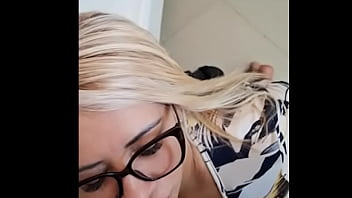 Encontro com fã no motel marca comigo tambem quero sentar no seu cacete e fazer vc gozar na minha boca