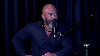 A forma de resolver seu tesão o cara de pau pequeno ficou enchendo seu saco e os puteiros não a aceitam pri melancia watch sheer red