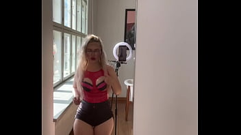 Sissy cry while i watch through my big glasses