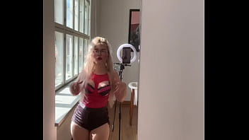 Sissy cry while i watch through my big glasses