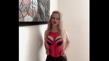 Sissy cry while i watch through my big glasses