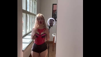 Sissy cry while i watch through my big glasses