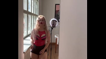 Sissy cry while i watch through my big glasses