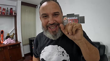 Ma santos se prepara para uma cena de anal total