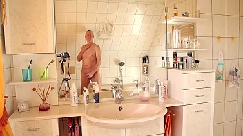Mirror Wanking With Nudeboy 10 thumbnail